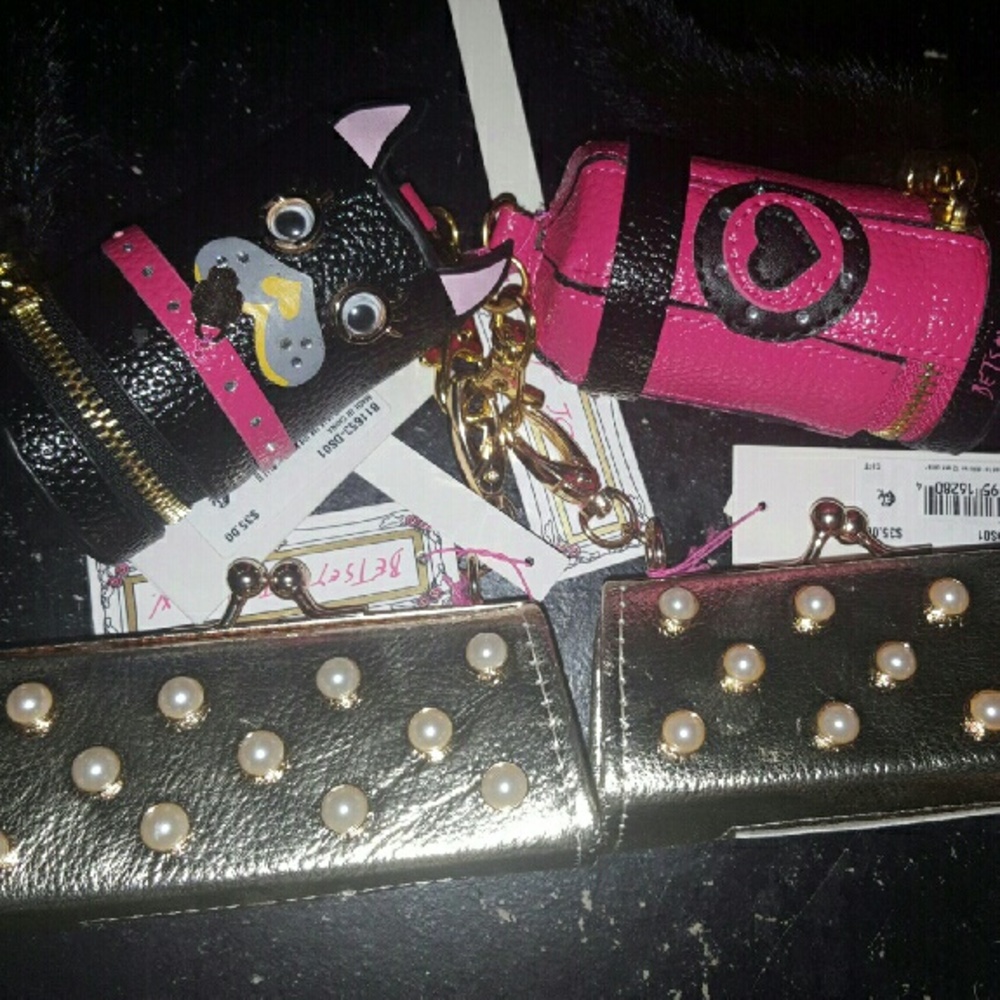 COPY - Betsey Johnson Pet waste bag holder